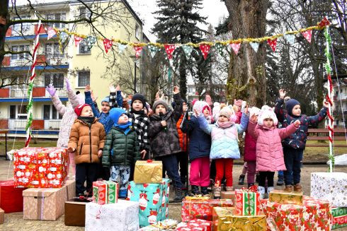 Osiedlowa choinka już ubrana. Kolejna odsłona akcji LSM