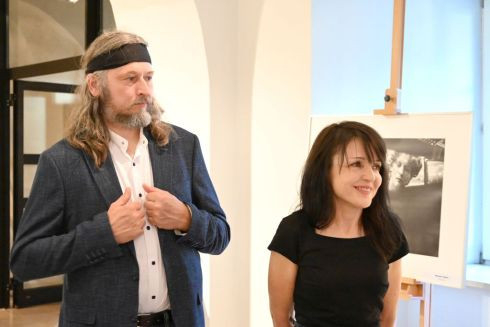 Ze sceny - wernisaż wystawy Ewy Zielonki-Gawrylak i Grzegorza Surmacza